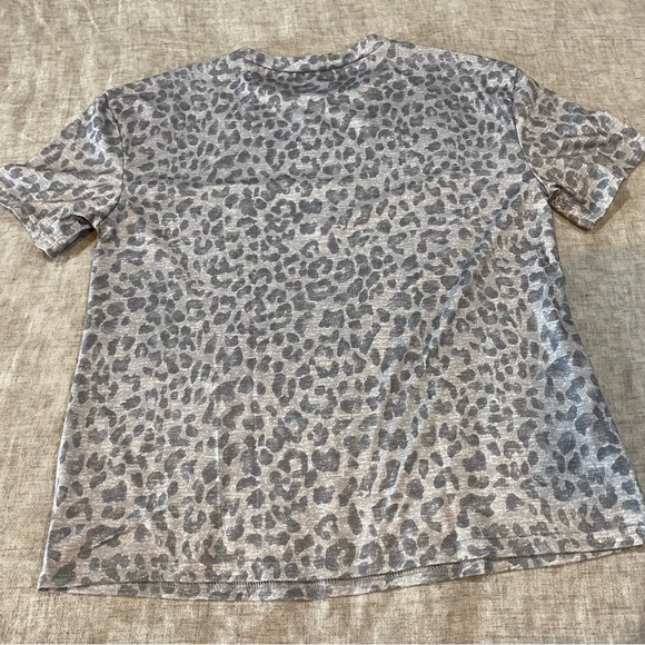 SHEIN Cheetah Print Short Sleeve Crew Neck Gray Tee Size Small - Picture 4 of 8